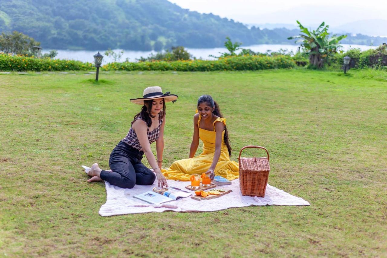 Stayvista'S Shivom Villa 2 - A Serene Escape With Views Of The Valley And Lake Lonavala Esterno foto